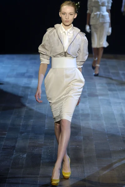 Look 13
